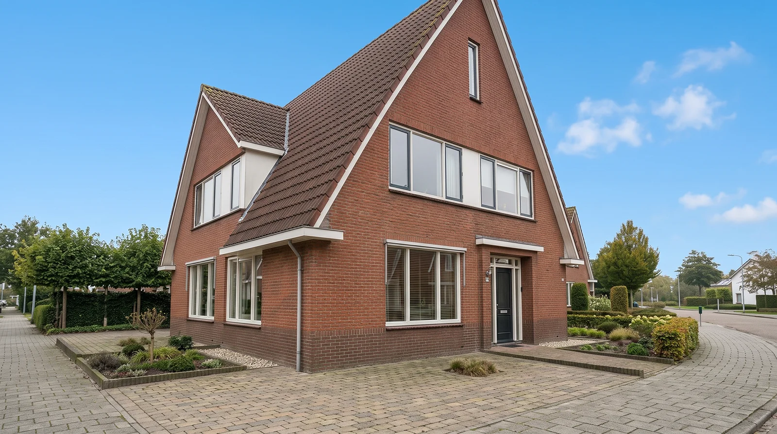 Autumn Home Maintenance in the Netherlands: Gutters, Roofs and Drainage Before Winte