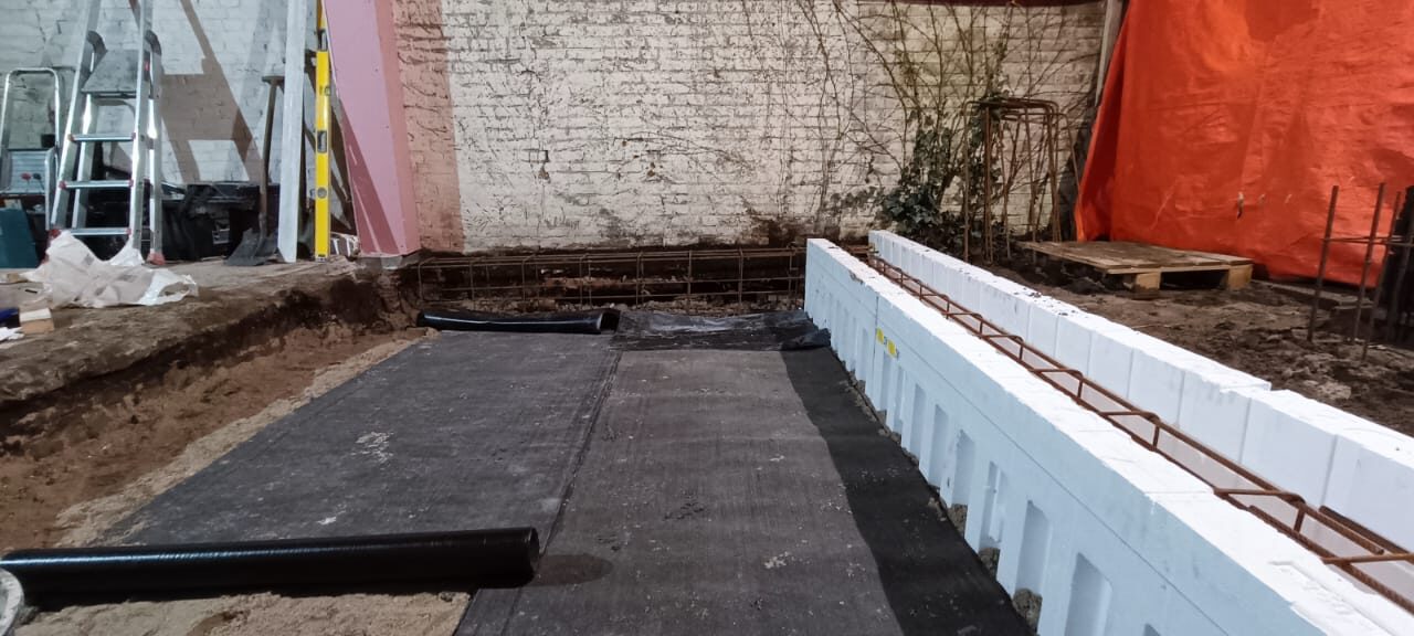 Formwork and reinforcement for the extension foundation in the garden