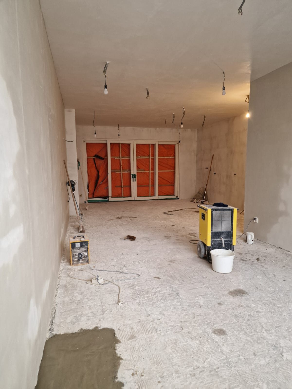 Before: the ground floor as a bare shell during the work